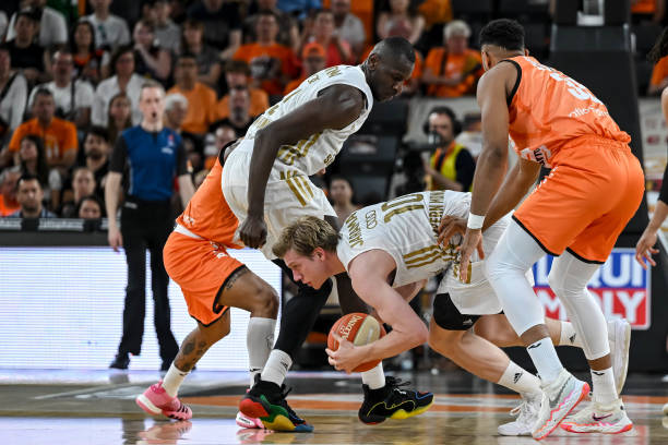 还着眼于皇 还着眼于皇